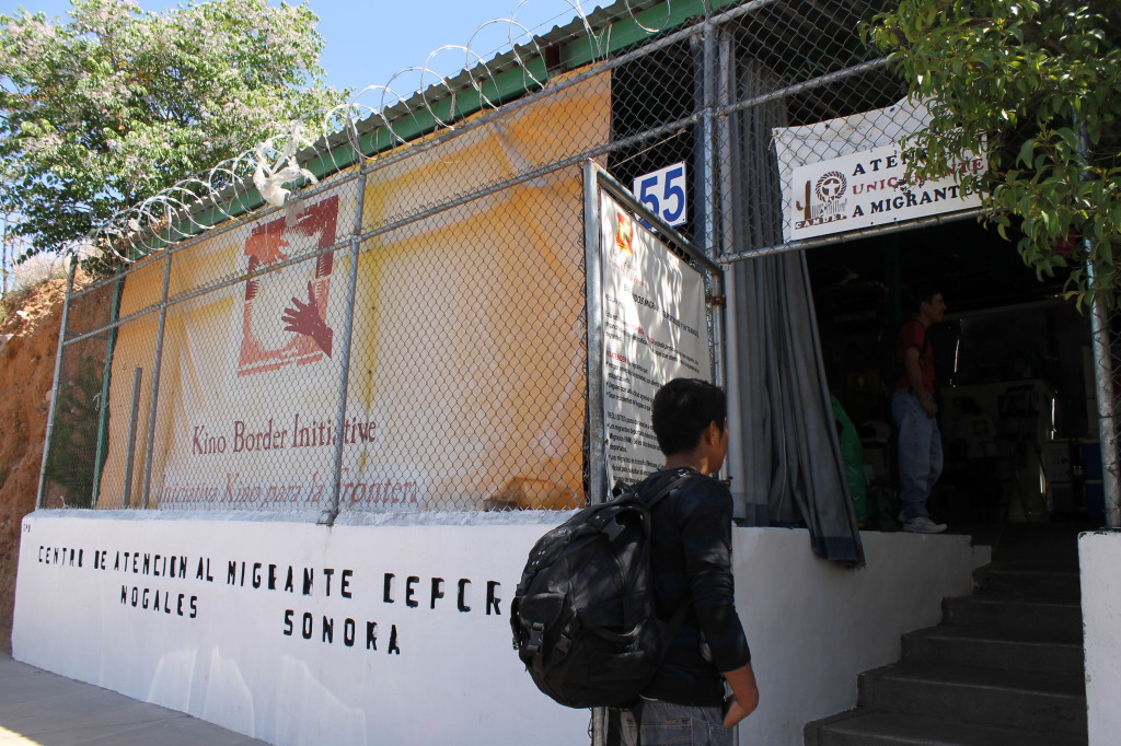 Este comedor para deportados en Nogales, Sonora, del lado mexicano, atiende a unos 60 migrantes cada día.