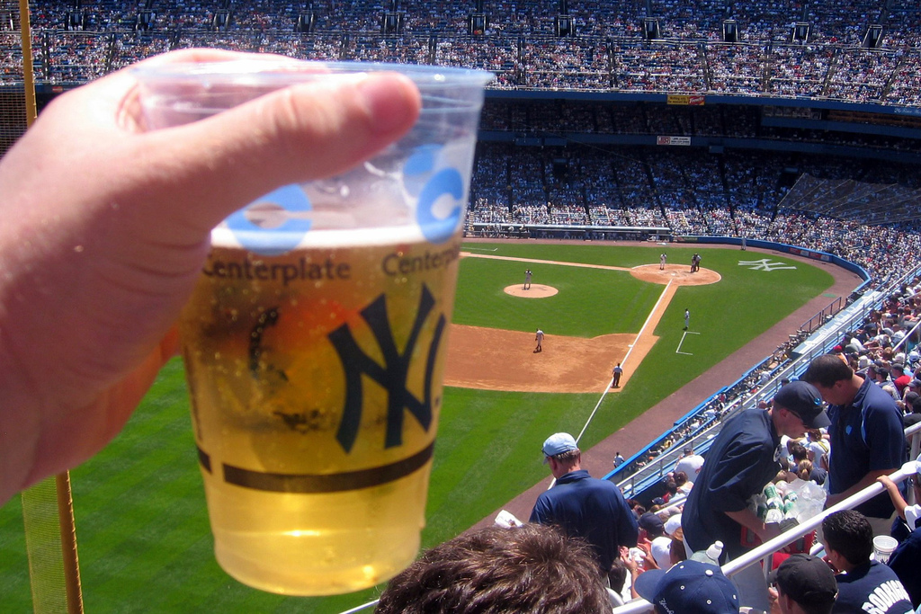 Este año habrá razones de sobra para olvidar las penas con el alcohol en el Yankee Stadium.