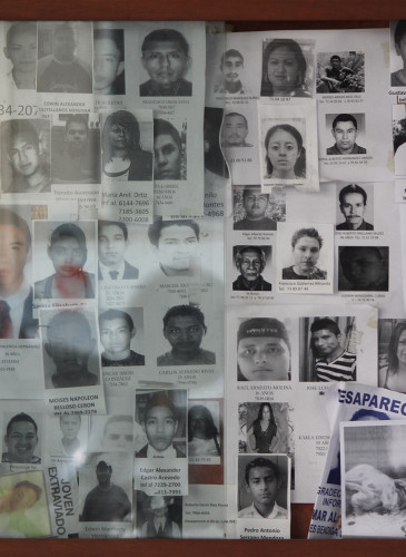 1. Mural de desaapecidos en Medicina Legal