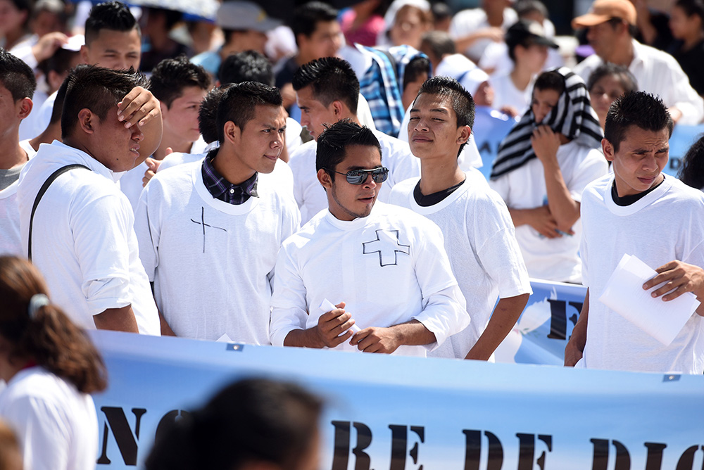 Imagen de la marcha de familiares de miembros de pandillas que ocurrió en San Salvador el pasado martes 27 de octubre. Foto de Frederick Meza.