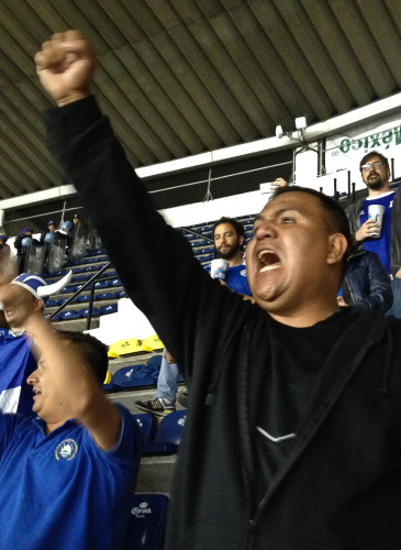 Afición en el azteca-13