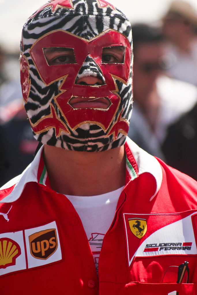 Parte del público mexicano que llegó a apoyar a la escudería Ferrari. Foto de Orus Villacorta.