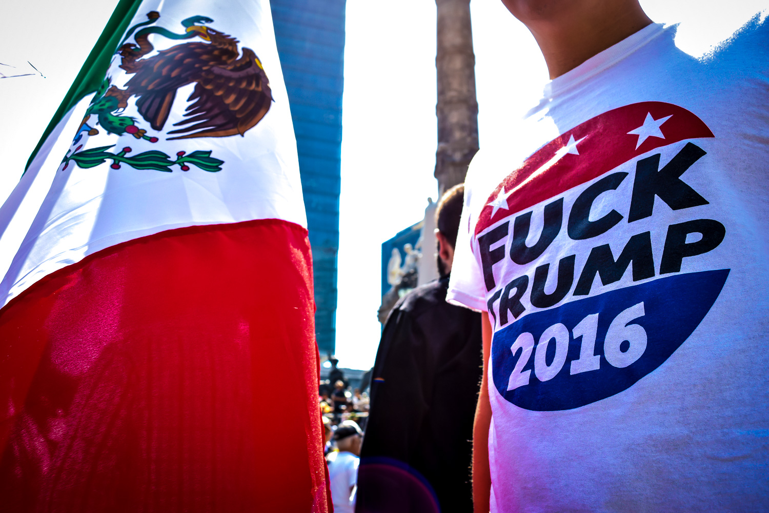 20 mil mexicanos marcharon para exigirle respeto a Donald Trump