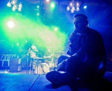 Carlos Galicia, vocalista de Adrenalina en "El último y nos vamos". Foto FACTUM/Gerson Nájera.